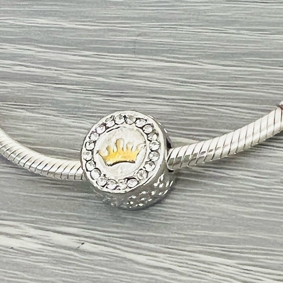Silver plated paved crown bracelet charm - Picture 2 of 5